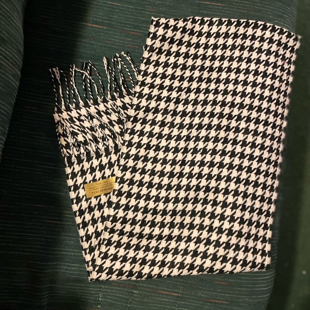 Women’s Scarf Cashmere Feel